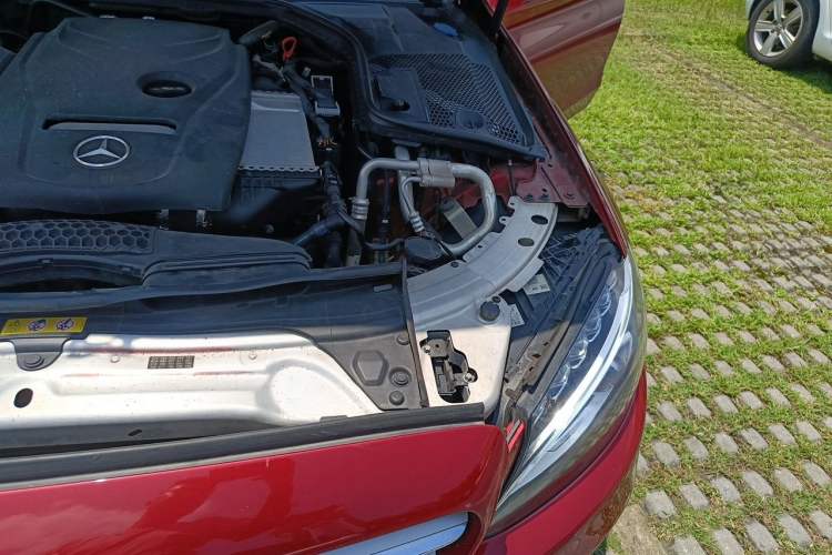 Used Mercedes-Benz C-Class 2017 Restyled C 180 L Fashion Edition Sport Version Engine Bay Left