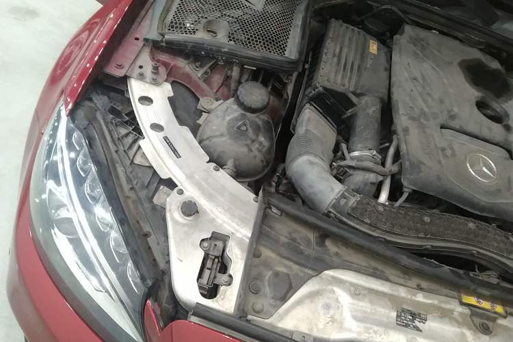 Used Mercedes-Benz C-Class 2017 C 200 Sport Edition Engine Bay Right