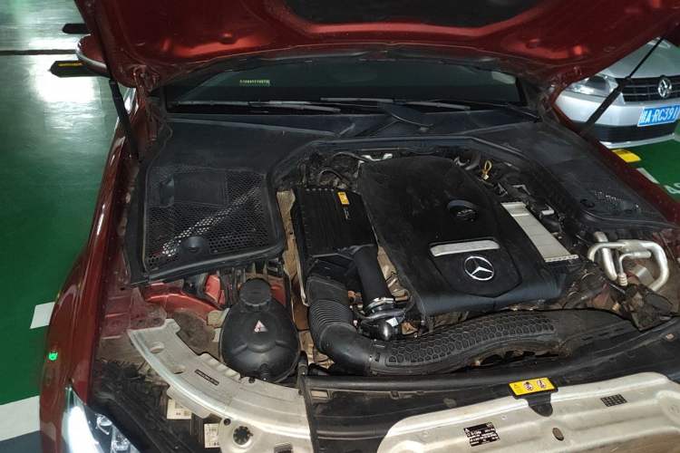 Used Mercedes-Benz C-Class 2017 Facelift C 200 L Sport Edition Engine Bay Right