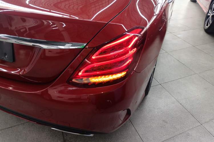 Used Mercedes-Benz C-Class 2017 Facelift C 200 L Sport Edition Exterior 3