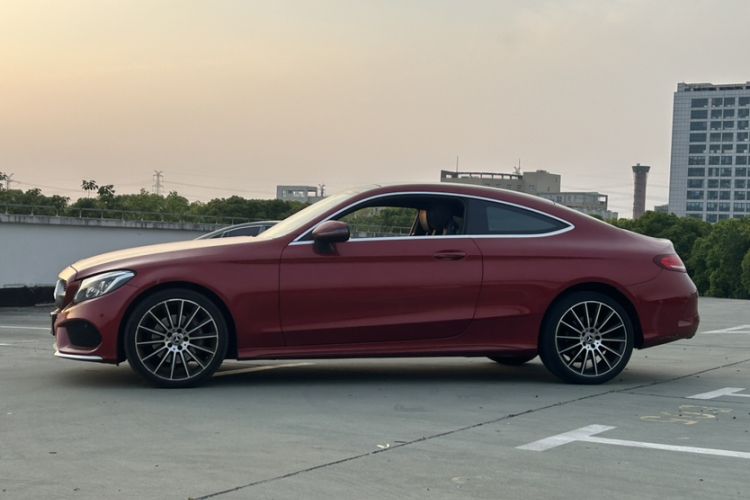 Used Mercedes-Benz C-Class 2017 C 200 4MATIC Coupe Exterior 6