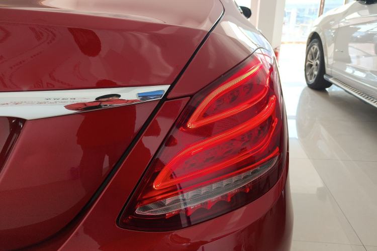 Used Mercedes-Benz C-Class 2017 Facelift C 200 L Sport Edition Exterior 6