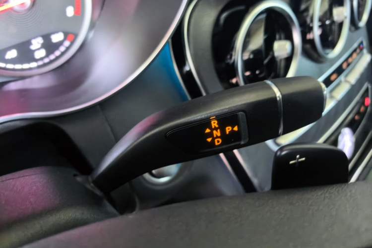 Used Mercedes-Benz C-Class 2017 Facelift C 200 L Sport Edition Gear Lever