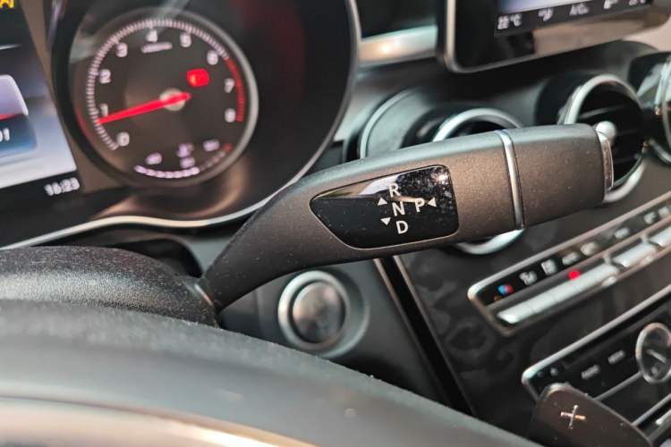 Used Mercedes-Benz C-Class 2017 Facelift C 200 L Sport Edition Gear Lever
