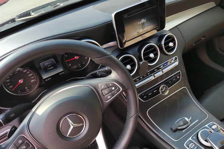 Used Mercedes-Benz C-Class 2017 Restyled C 180 L Fashion Edition Sport Version Gear Lever