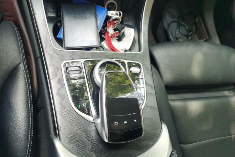 Used Mercedes-Benz C-Class 2017 Facelift C 200 L Sport Edition Gear Lever