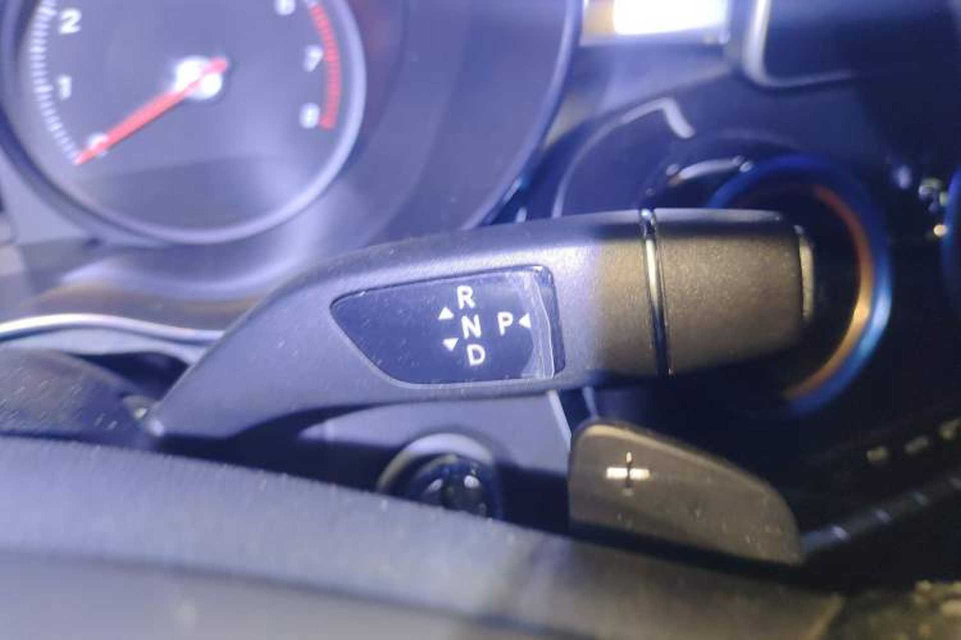 Used Mercedes-Benz C-Class 2017 Facelift C 200 L Sport Edition Gear Lever