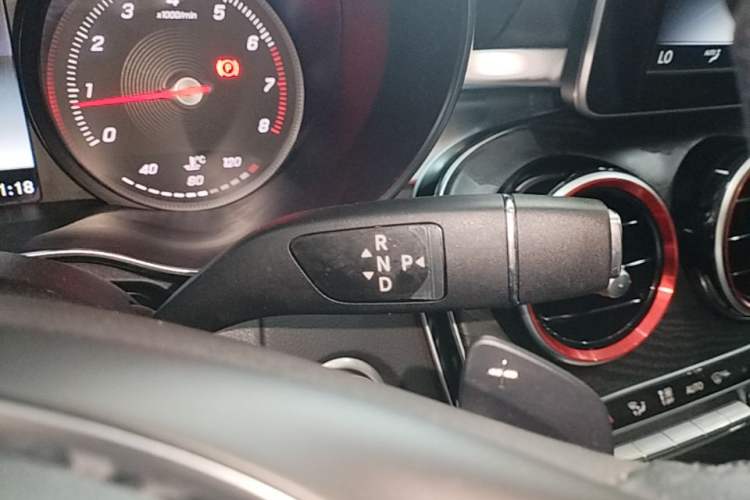 Used Mercedes-Benz C-Class 2017 Facelift C 200 L Sport Edition Gear Lever
