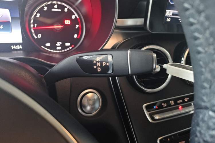 Used Mercedes-Benz C-Class 2017 Facelift C 200 L Sport Edition Gear Lever