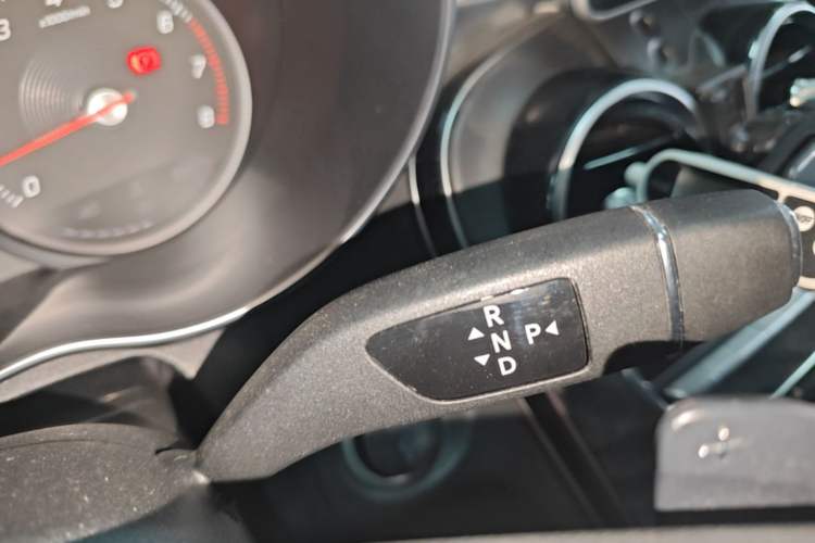 Used Mercedes-Benz C-Class 2017 C 180 L Sport Edition Gear Lever