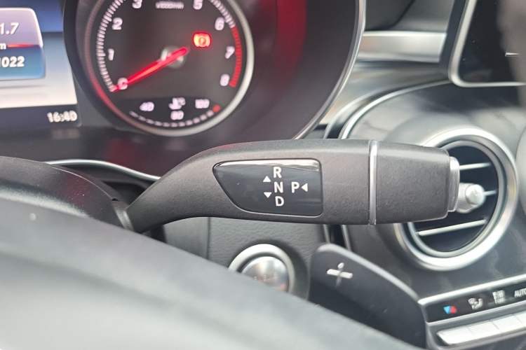 Used Mercedes-Benz C-Class 2017 Facelift C 200 Station Wagon Gear Lever