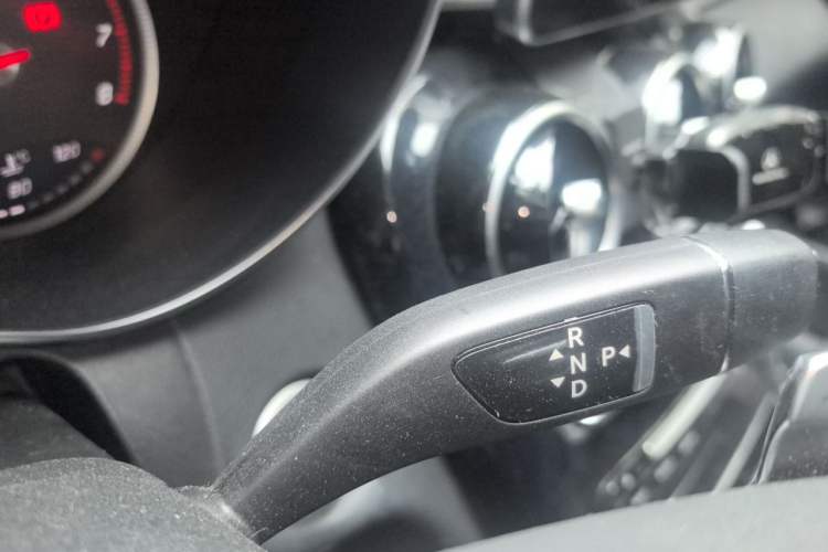 Used Mercedes-Benz C-Class 2017 C 200 Sport Edition Gear Lever