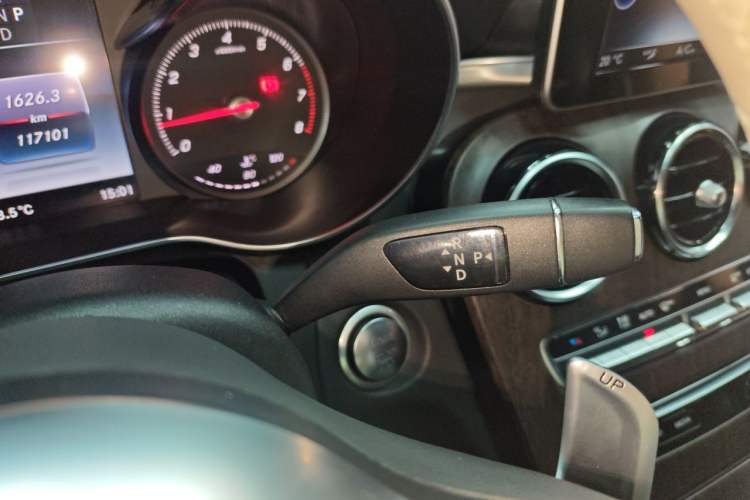 Used Mercedes-Benz C-Class 2017 C 200 Sport Edition Gear Lever