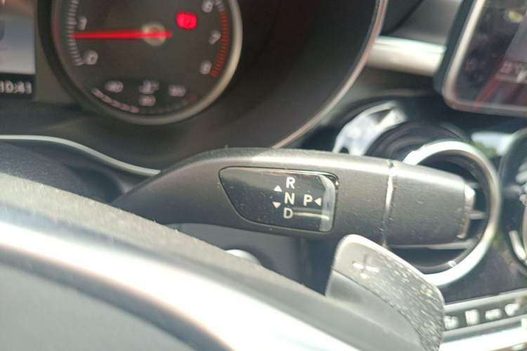 Used Mercedes-Benz C-Class 2017 Restyled C 200 Sport Edition Gear Lever