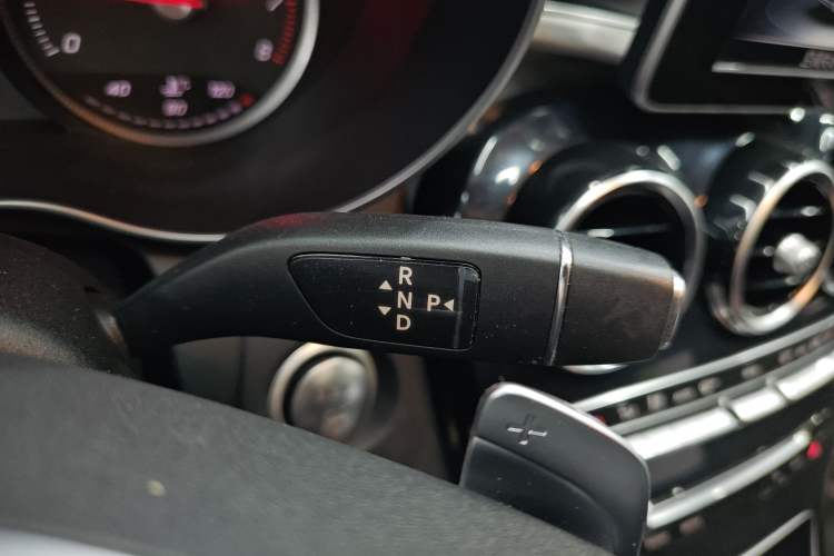 Used Mercedes-Benz C-Class 2017 C 200 Sport Edition Gear Lever