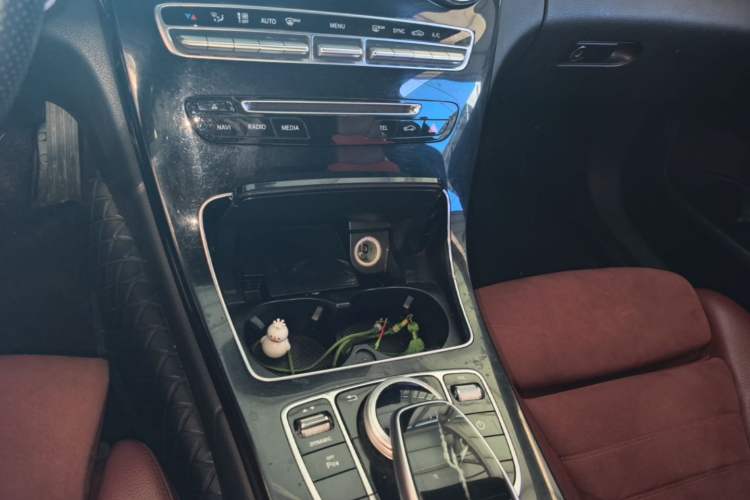 Used Mercedes-Benz C-Class 2017 C 200 Sport Edition Gear Lever