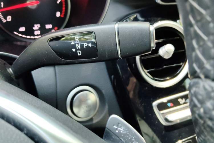 Used Mercedes-Benz C-Class 2017 Facelift C 200 Sport Edition 4MATIC Gear Lever