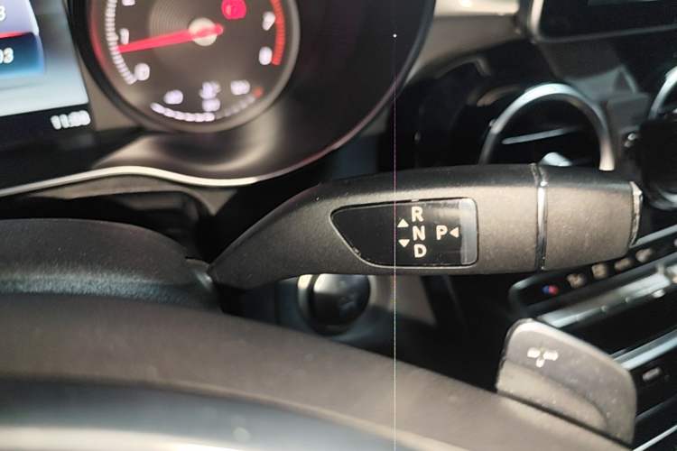 Used Mercedes-Benz C-Class 2017 Restyled C 200 Sport Edition Gear Lever