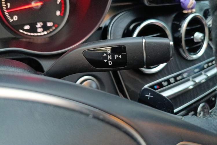 Used Mercedes-Benz C-Class 2017 Facelift C 200 L Sport Edition Gear Lever