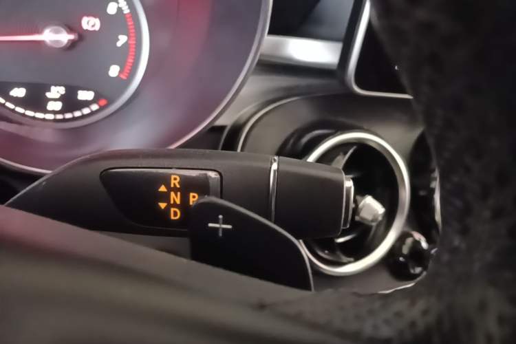 Used Mercedes-Benz C-Class 2017 C 180 L Sport Edition Gear Lever