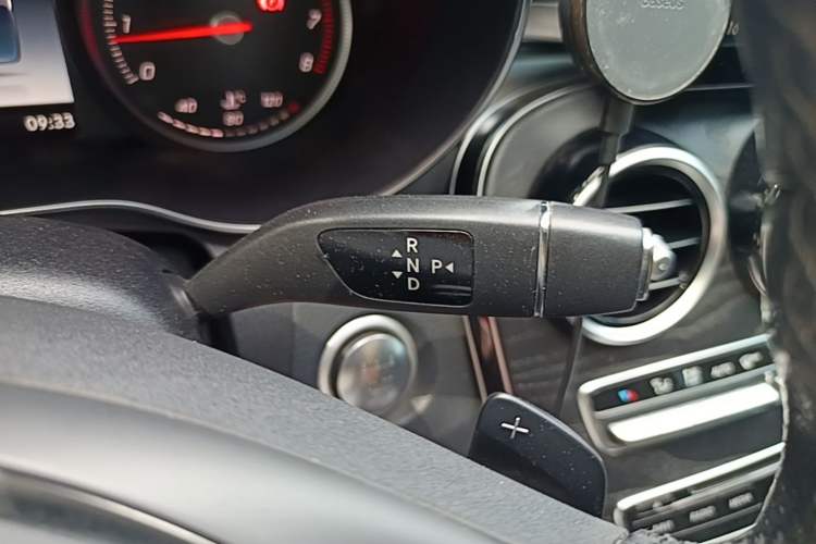 Used Mercedes-Benz C-Class 2017 Facelift C 200 L Sport Edition Gear Lever