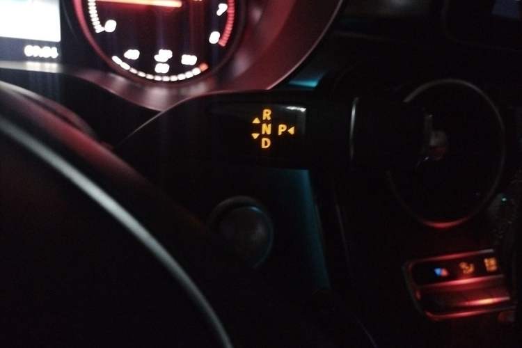Used Mercedes-Benz C-Class 2017 Facelift C 200 L Sport Edition Gear Lever