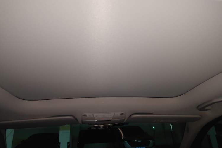 Used Mercedes-Benz C-Class 2017 Facelift C 200 L Headliner