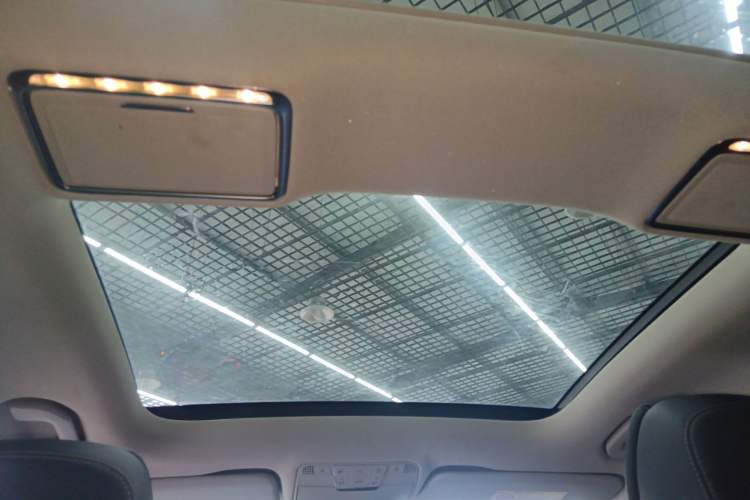 Used Mercedes-Benz C-Class 2017 Facelift C 200 L Sport Edition Headliner