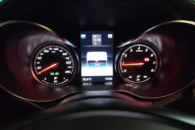 Used Mercedes-Benz C-Class 2017 Facelift C 200 L Sport Edition Instrument Cluster