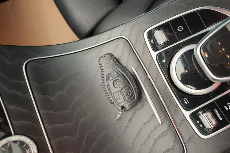 Used Mercedes-Benz C-Class 2017 Facelift C 200 L Sport Edition Interior 1