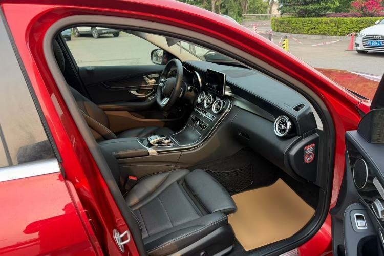 Used Mercedes-Benz C-Class 2017 Facelift C 200 L Sport Edition Interior 2