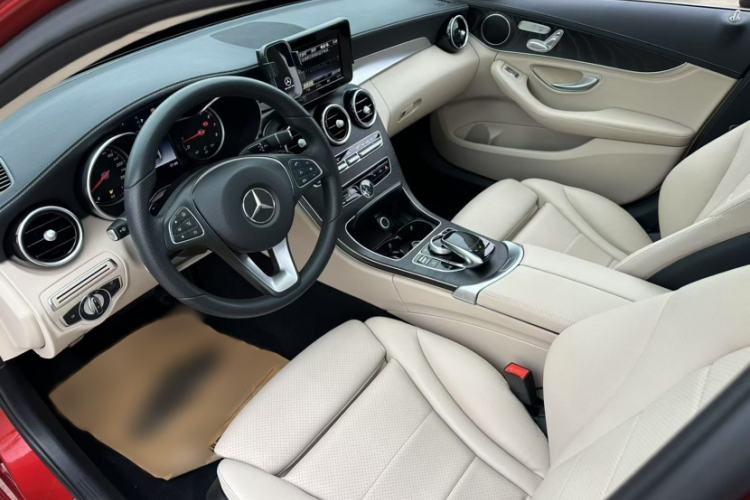 Used Mercedes-Benz C-Class 2017 Facelift C 200 L Sport Edition Interior 3