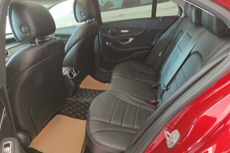 Used Mercedes-Benz C-Class 2017 Facelift C 200 L Sport Edition Interior 4