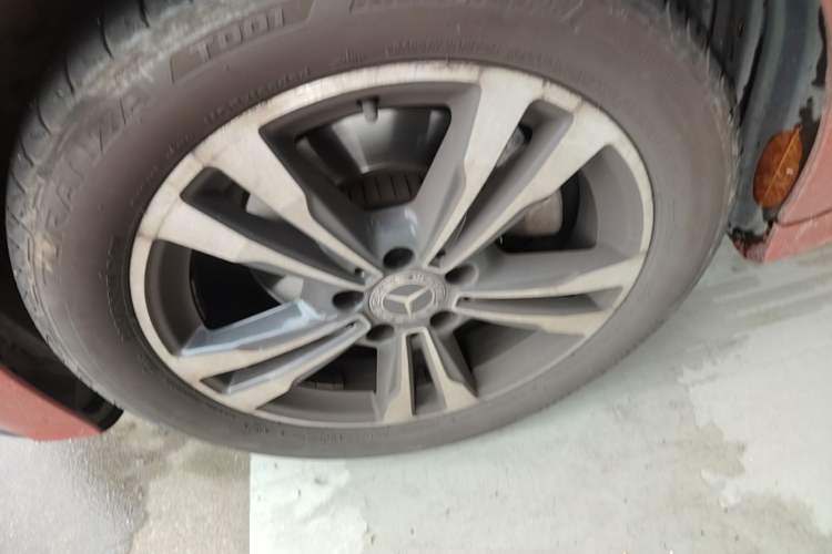 Used Mercedes-Benz C-Class 2017 Restyled C 200 Sport Edition Left Front Wheel Hub