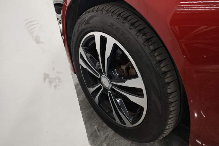 Used Mercedes-Benz C-Class 2017 C 200 Sport Edition Left Front Wheel Hub