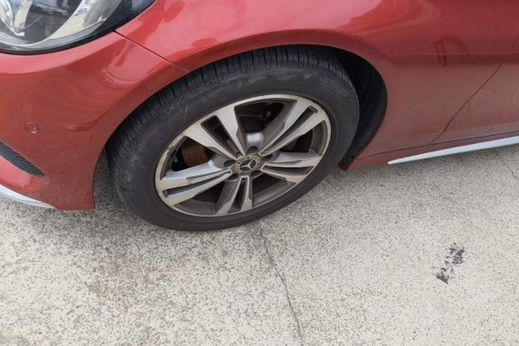 Used Mercedes-Benz C-Class 2017 Facelift C 200 L Sport Edition Left Front Wheel Hub