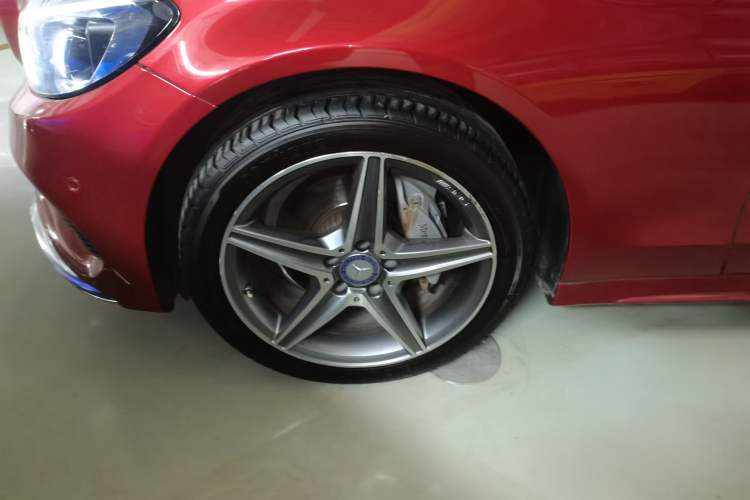 Used Mercedes-Benz C-Class 2017 C 200 station wagon Left Front Wheel Hub
