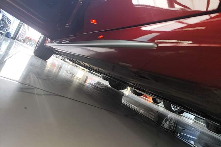 Used Mercedes-Benz C-Class 2017 C 200 L Sport Edition Left Side Sill