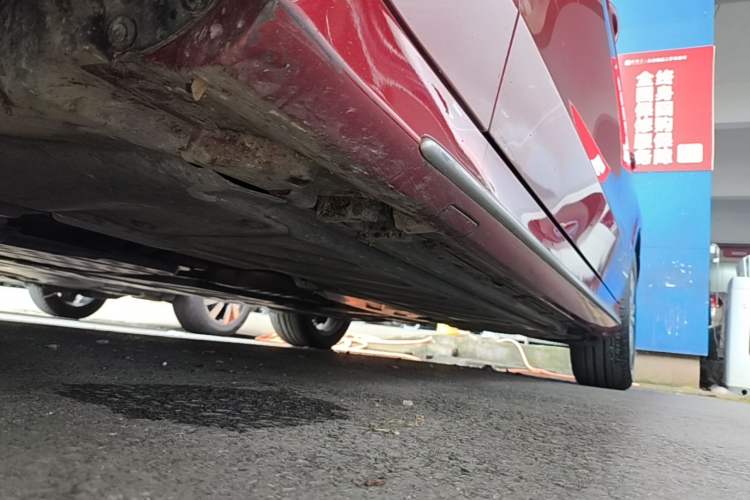 Used Mercedes-Benz C-Class 2017 Facelift C 200 L Sport Edition Left Side Sill