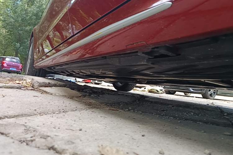 Used Mercedes-Benz C-Class 2017 Facelift C 200 L Sport Edition Left Side Sill