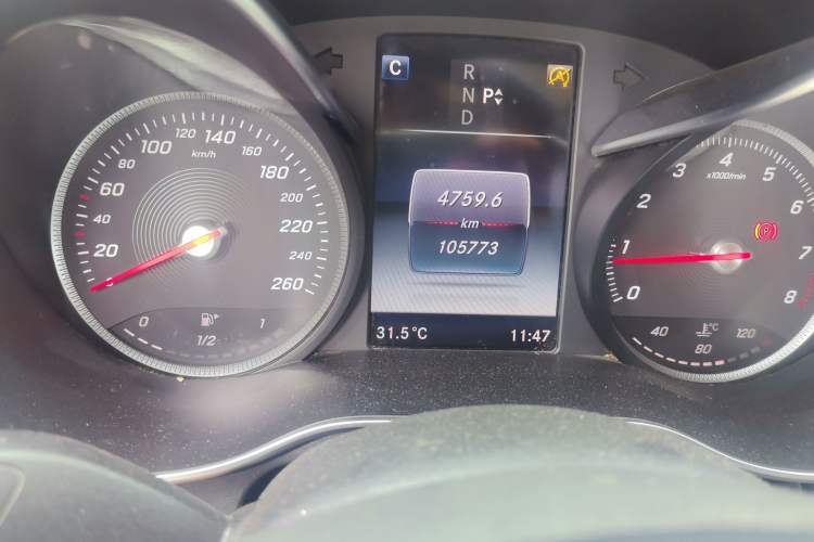 Used Mercedes-Benz C-Class 2017 C 200 L Sport Edition Odometer Close Up