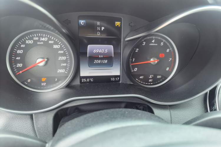 Used Mercedes-Benz C-Class 2017 C 180 L Sport Edition Odometer Close Up
