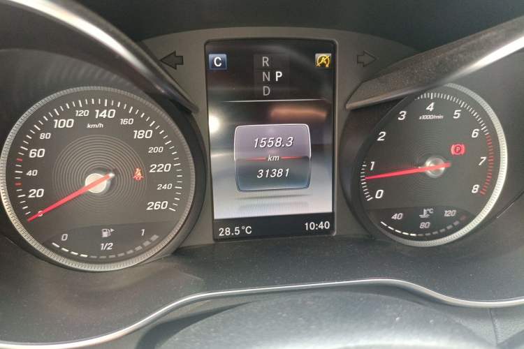 Used Mercedes-Benz C-Class 2017 Restyled C 200 Sport Edition Odometer Close Up