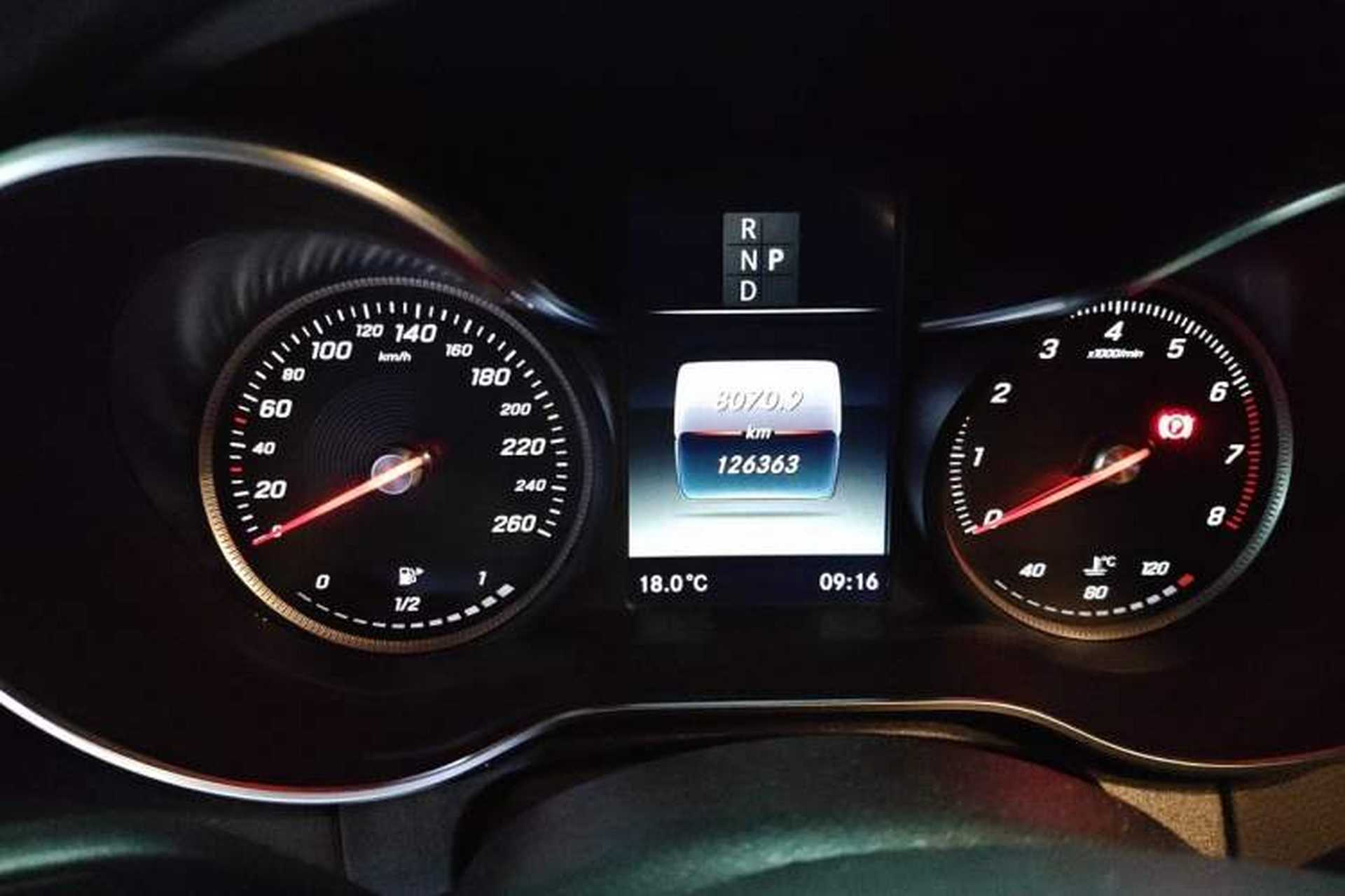 Used Mercedes-Benz C-Class 2017 Facelift C 200 L Sport Edition Odometer Close Up