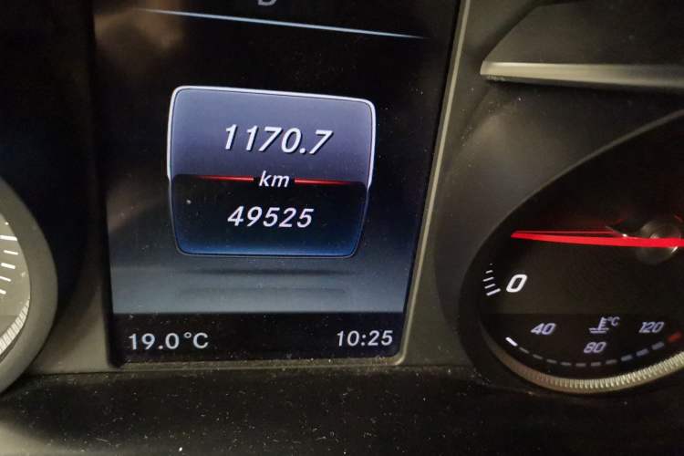 Used Mercedes-Benz C-Class 2017 Restyled C 200 Sport Edition Odometer Close Up