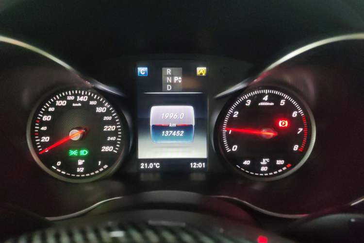 Used Mercedes-Benz C-Class 2017 Restyled C 180 L Fashion Edition Sport Version Odometer Close Up