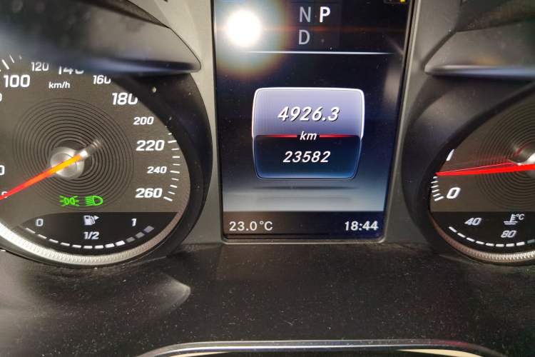 Used Mercedes-Benz C-Class 2017 Restyled C 180 L Fashion Edition Sport Version Odometer Close Up