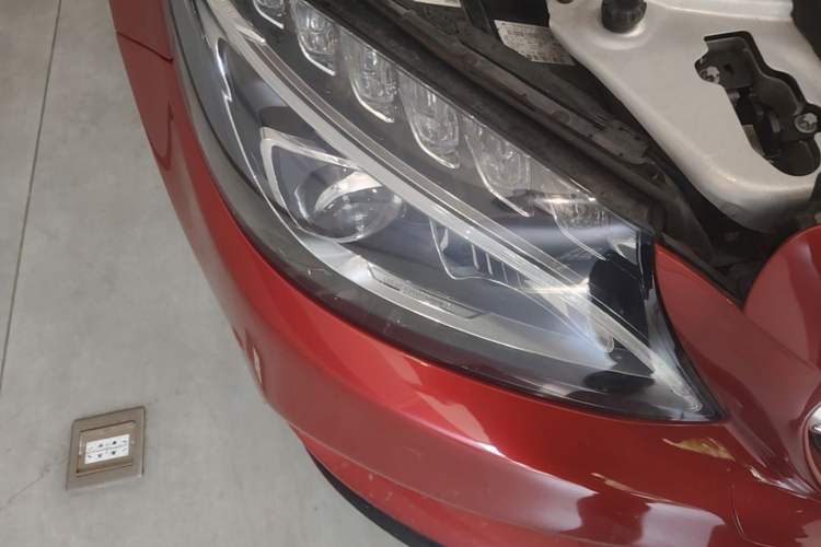 Used Mercedes-Benz C-Class 2017 Restyled C 200 Sport Edition Right Front Headlight