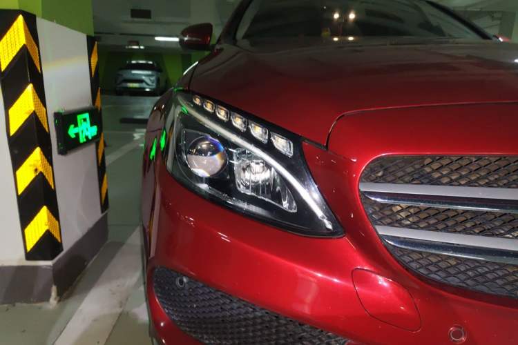 Used Mercedes-Benz C-Class 2017 C 200 L Sport Edition Right Front Headlight