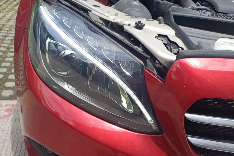 Used Mercedes-Benz C-Class 2017 Restyled C 200 Sport Edition Right Front Headlight